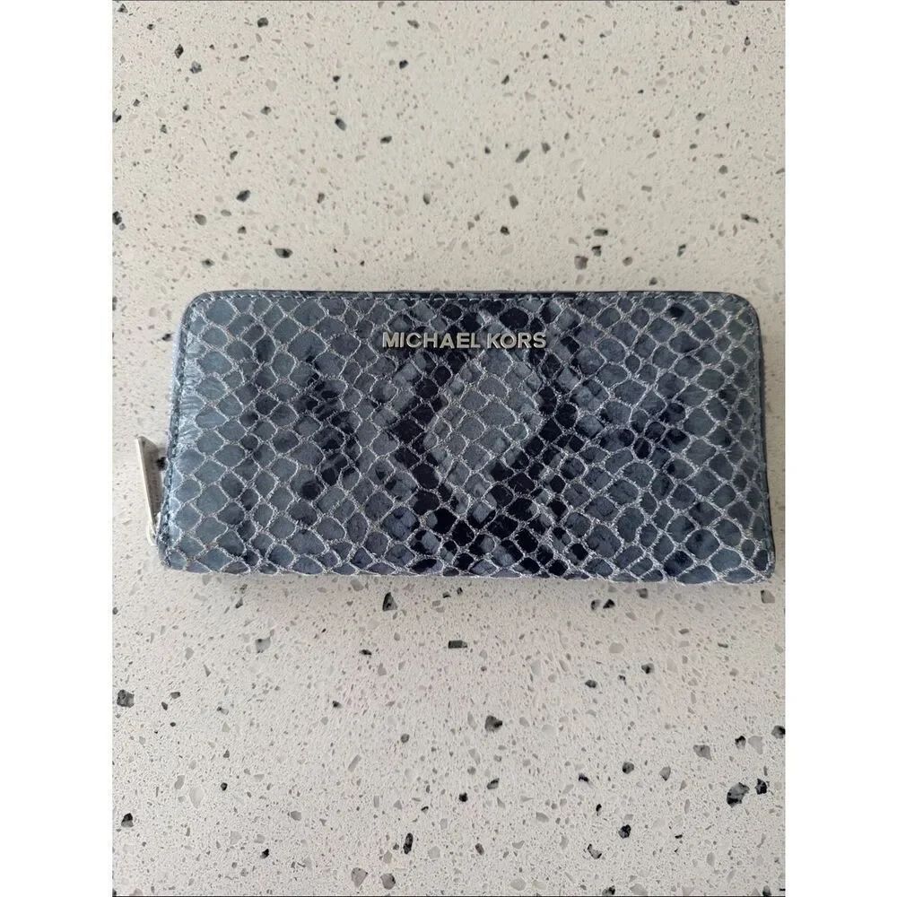Michael Kors Blue Leather Snake-Print Zip Around Wallet Clutch Classic Chic EUC